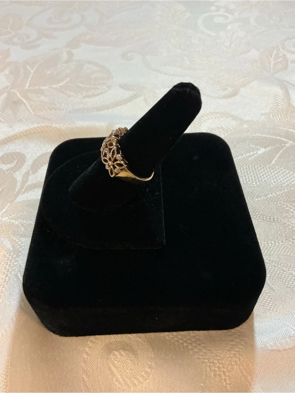 Rhinestone Openwork Filigree Hold Tone Band Ring